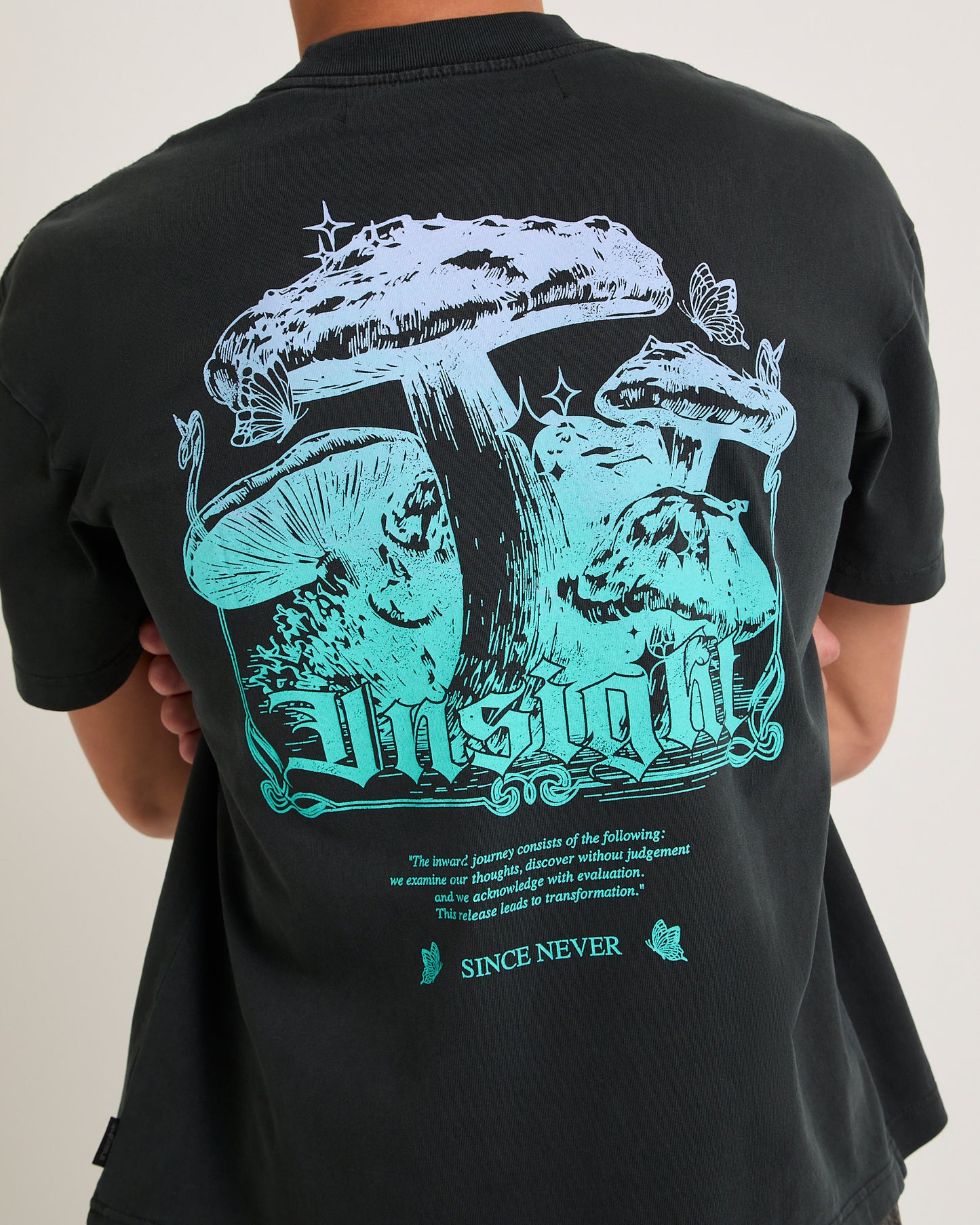Gardens Cropped T-Shirt