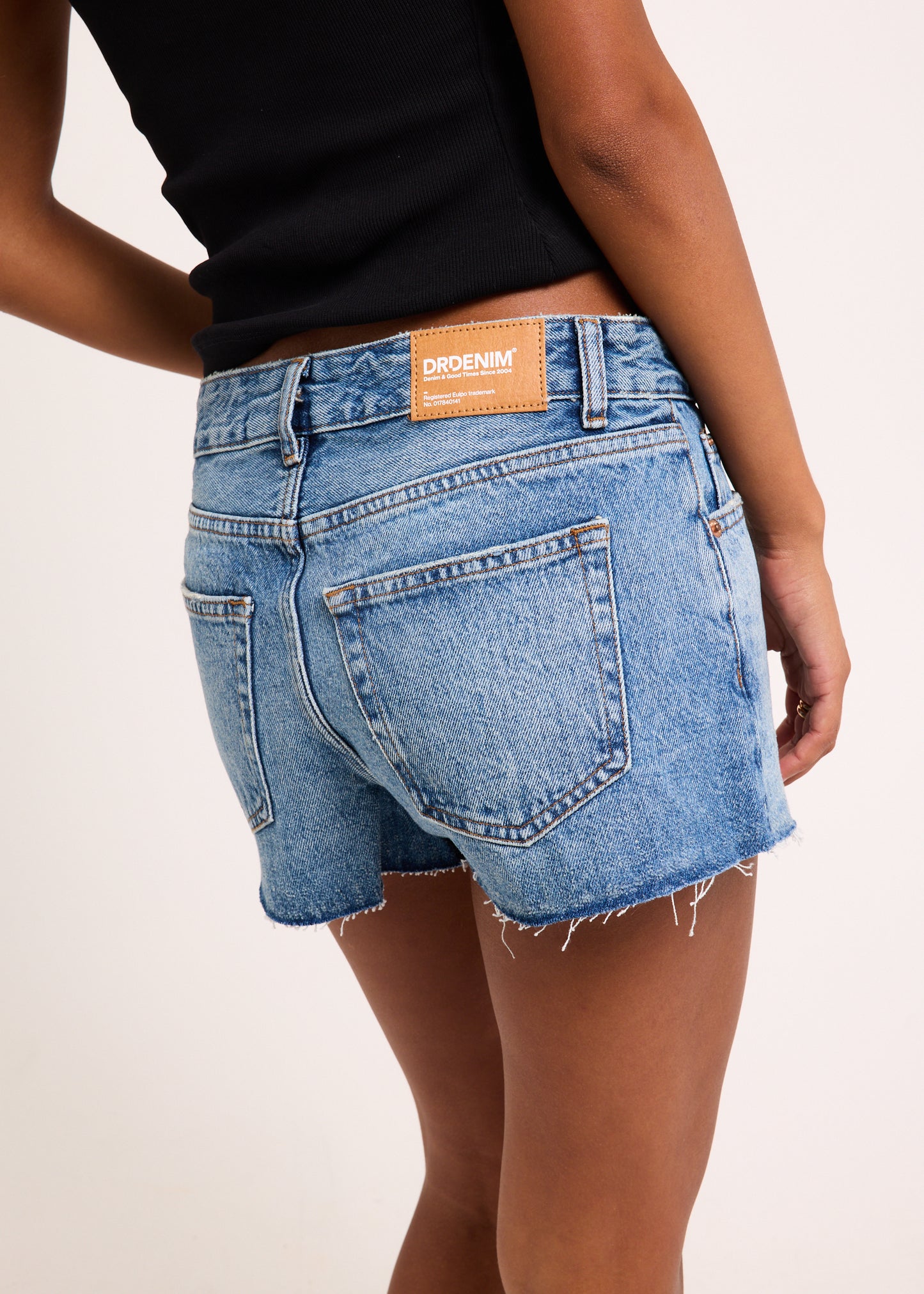 Skye Shorts Stream Superlight Worn Raw Hem
