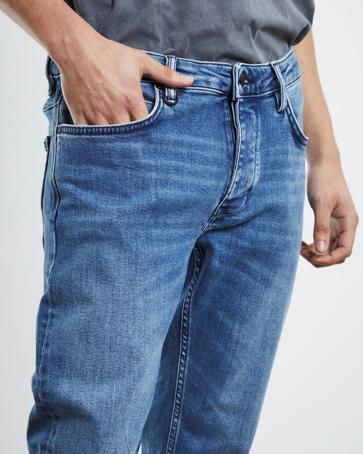 Ray Tapered Slim Denim Jeans