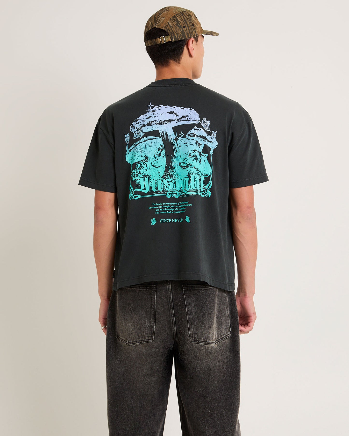 Gardens Cropped T-Shirt
