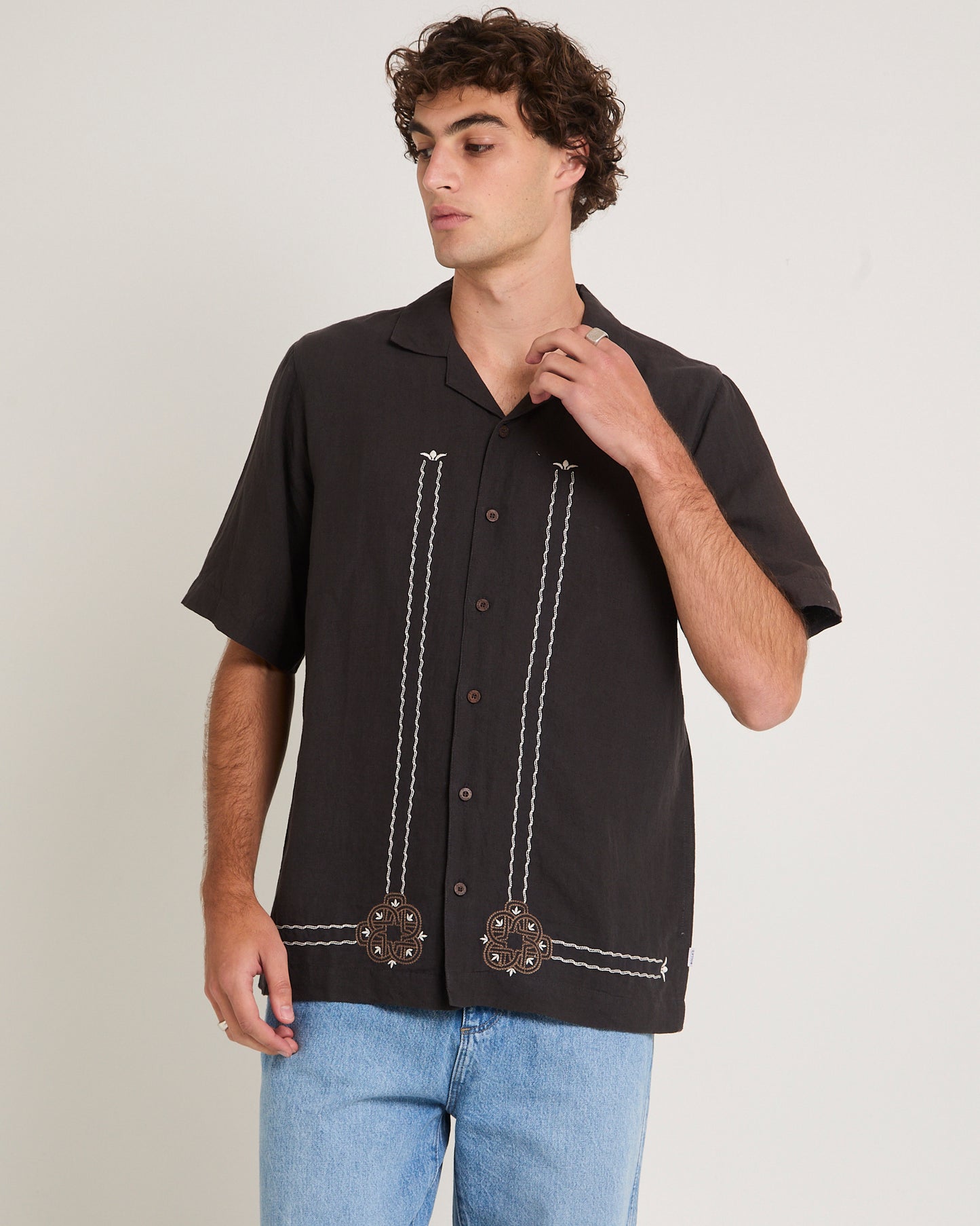 Motif Emb Bowler Shirt