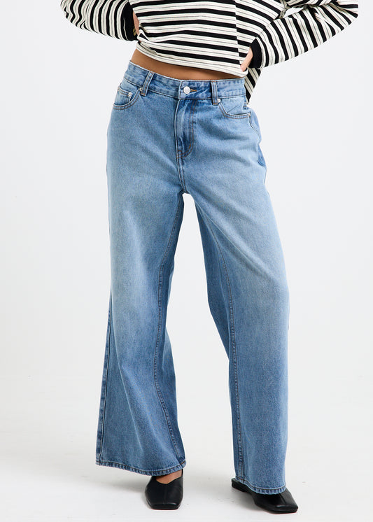 Wren Wide Denim Jeans Petite WORN OUT BLUE