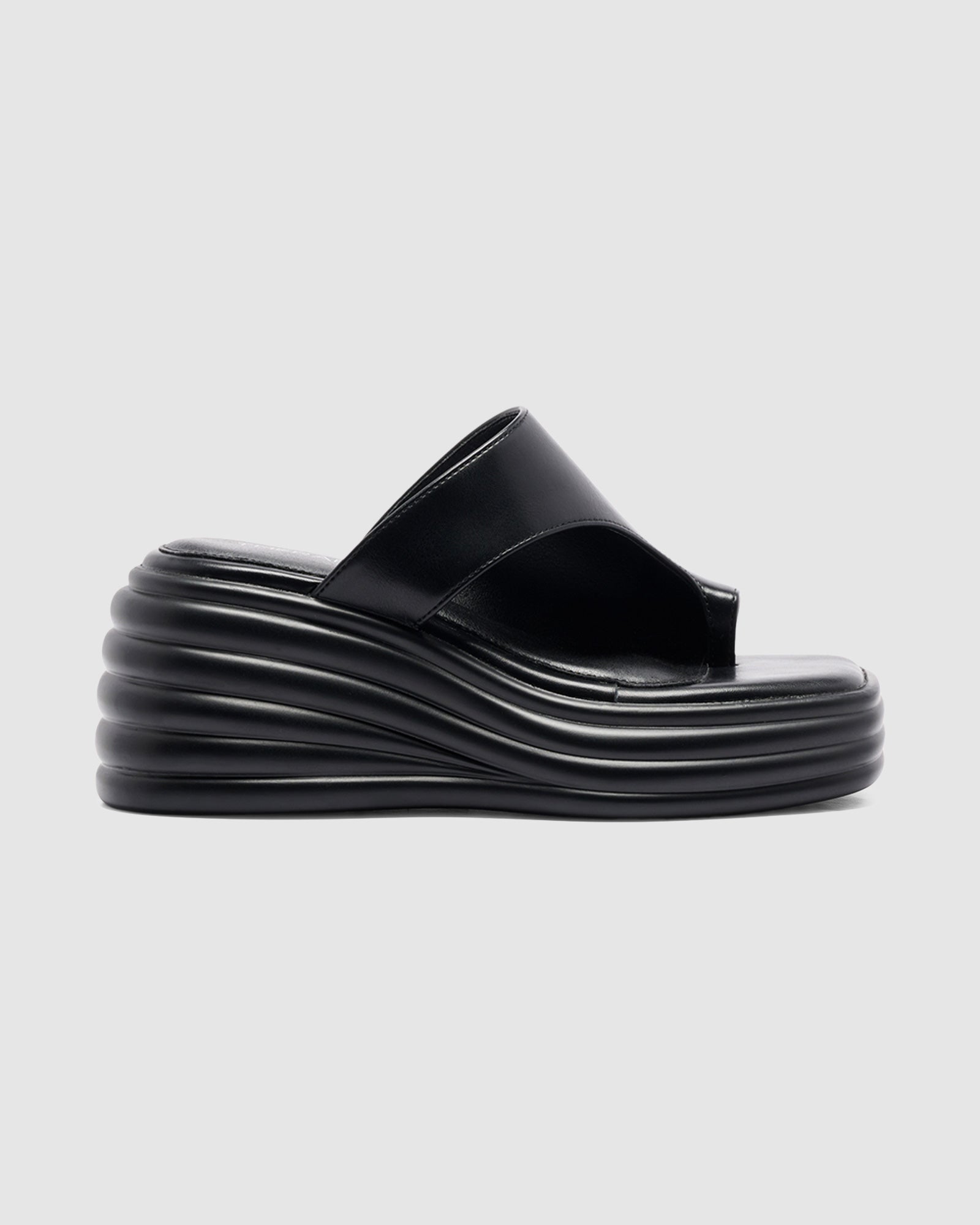 Finale Wedge Sandal BLACK