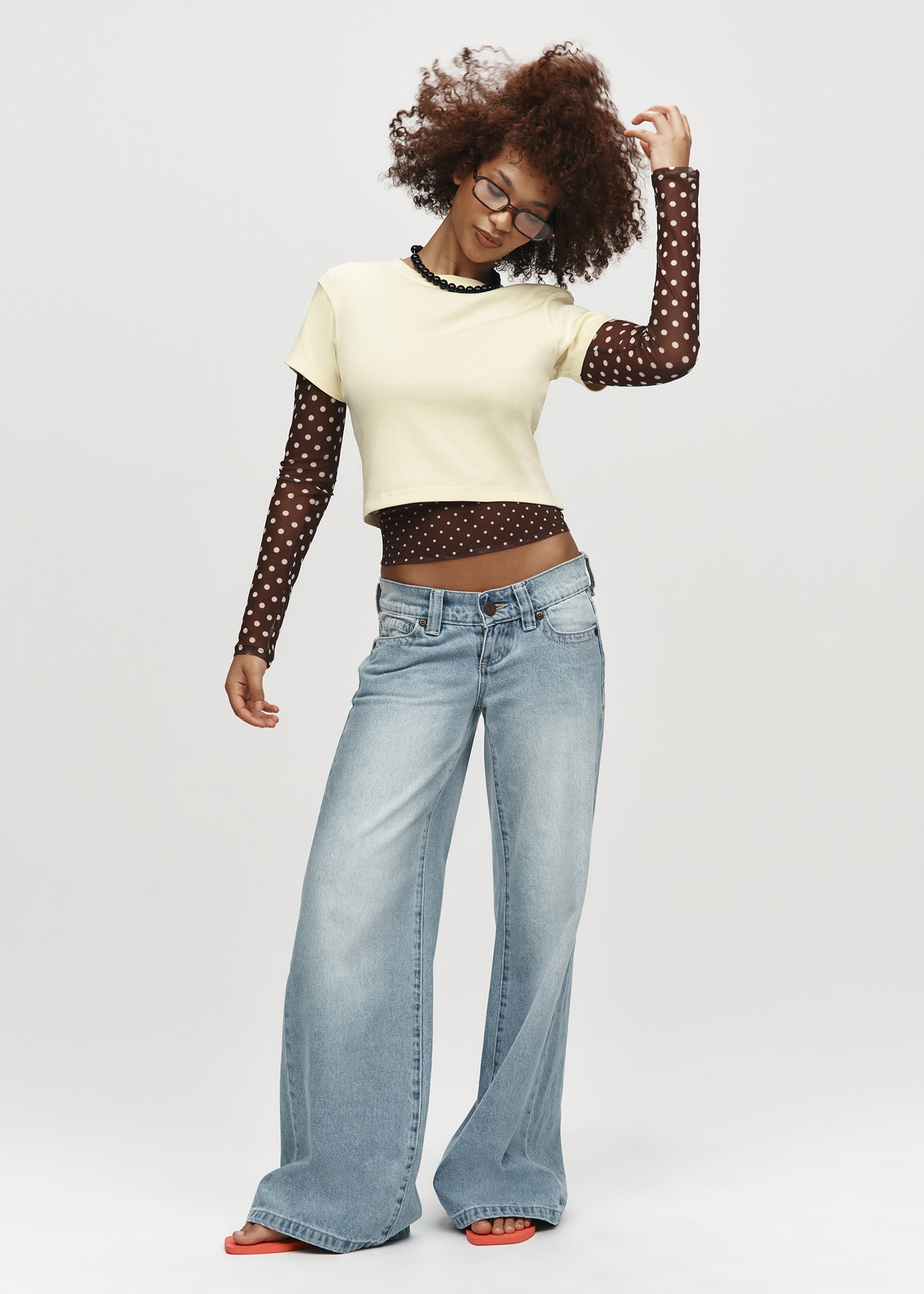 00 Super Low Wide Denim Jeans KAIA WORN