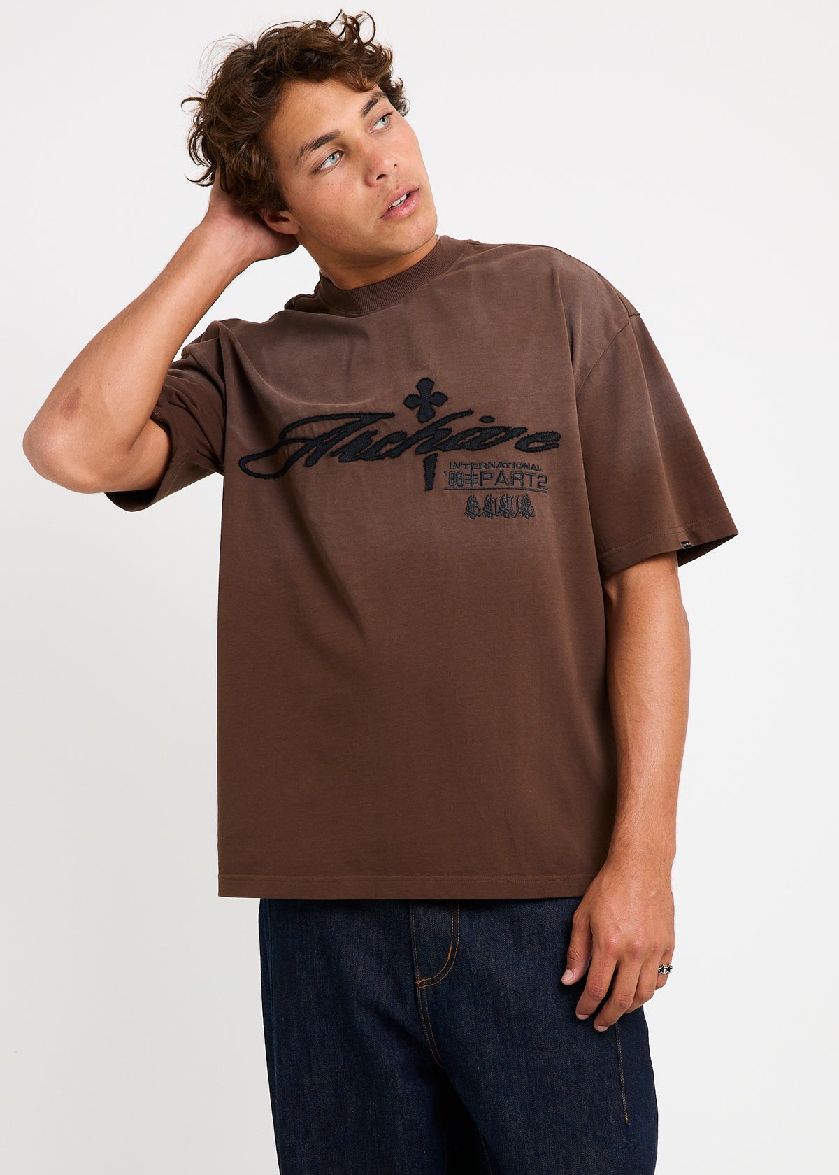 Cursive T-Shirt BROWN