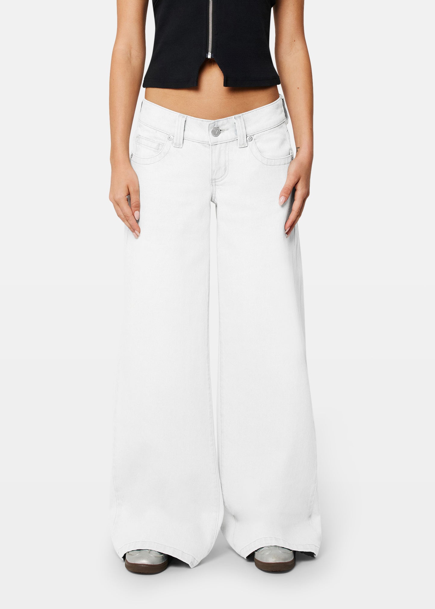00 Super Low & Wide Denim Jeans