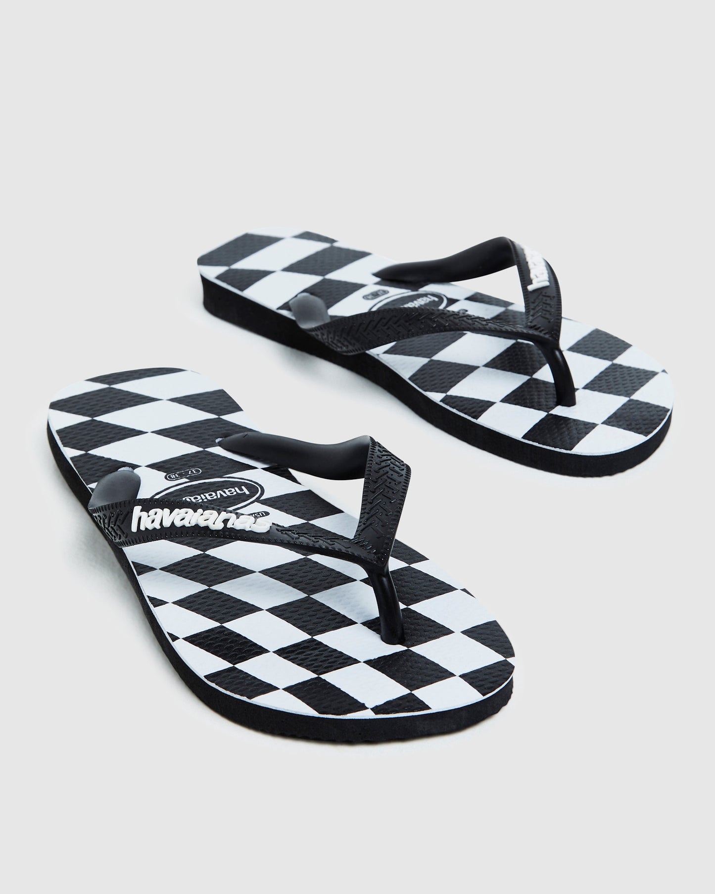 Top Distorted Check Thongs Black/White