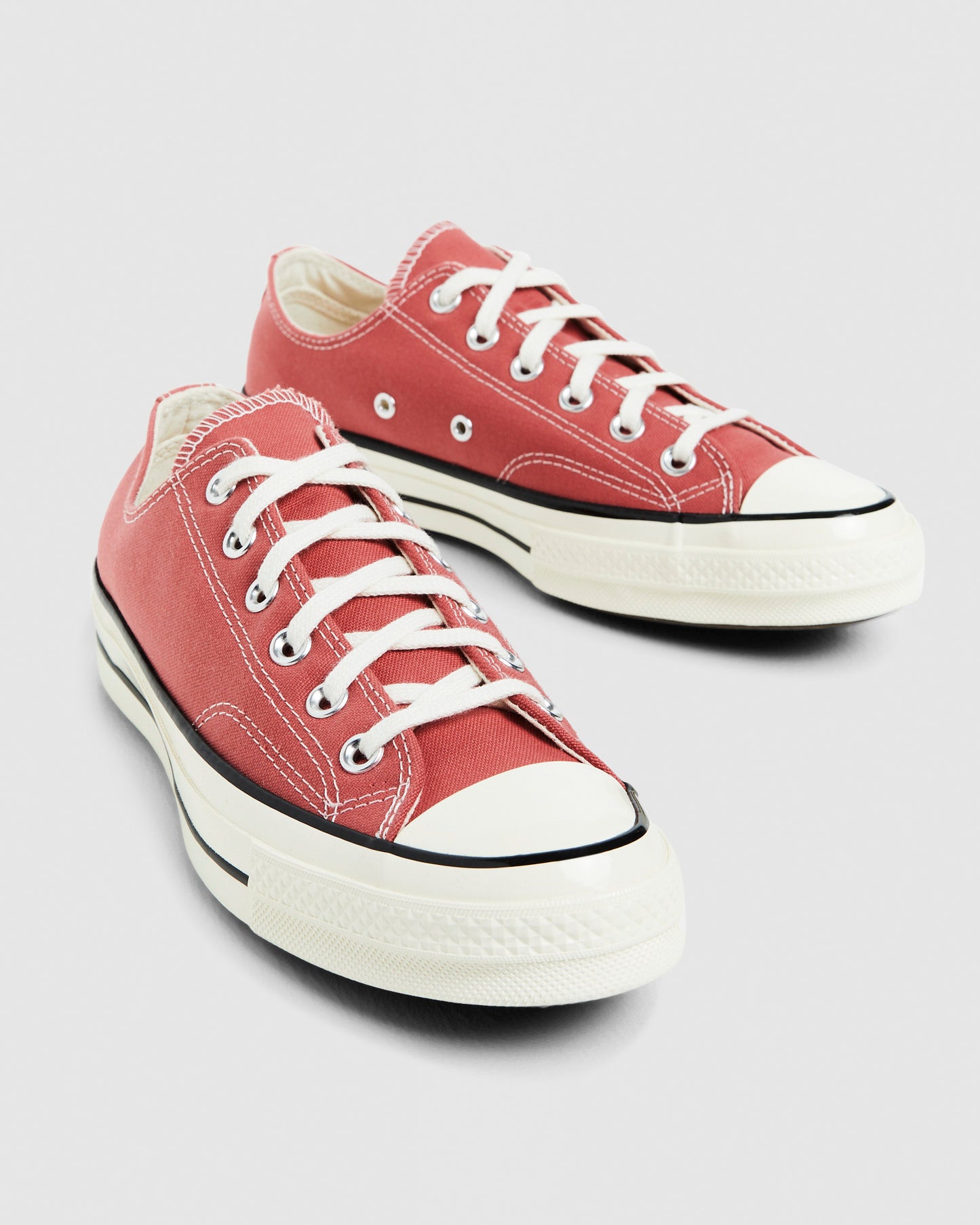 Chuck 70 Ox Sneakers Rhubarb Pie/Egret/Black