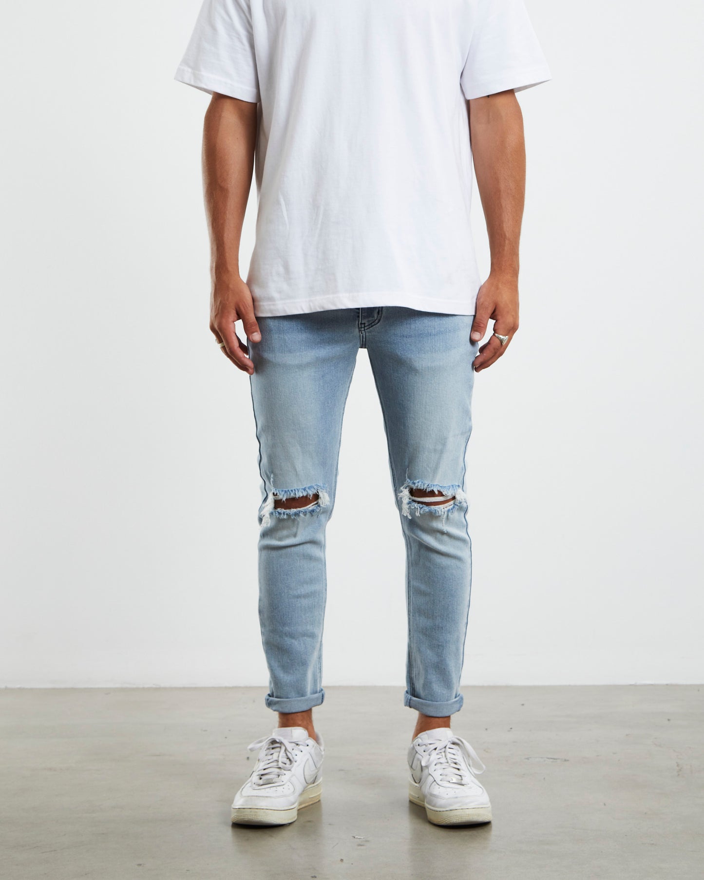 Offset Jeans In Bleach Blue