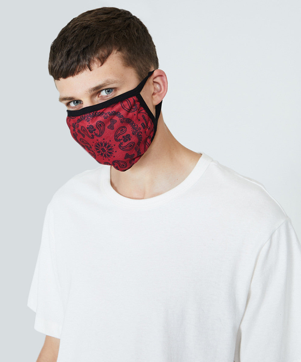Fitted Paisley Face Mask Black Red