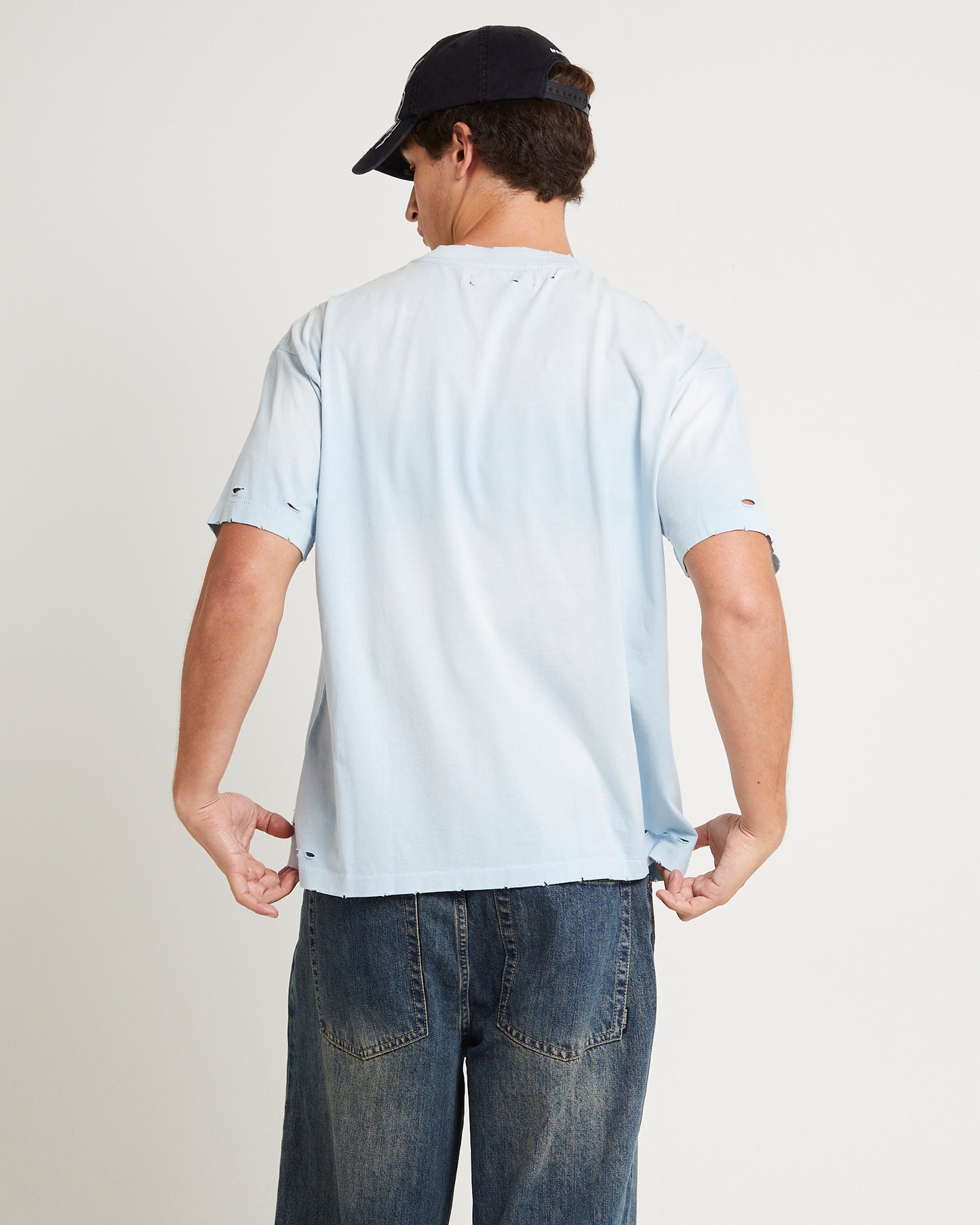 Lovelss Cropped T-Shirt