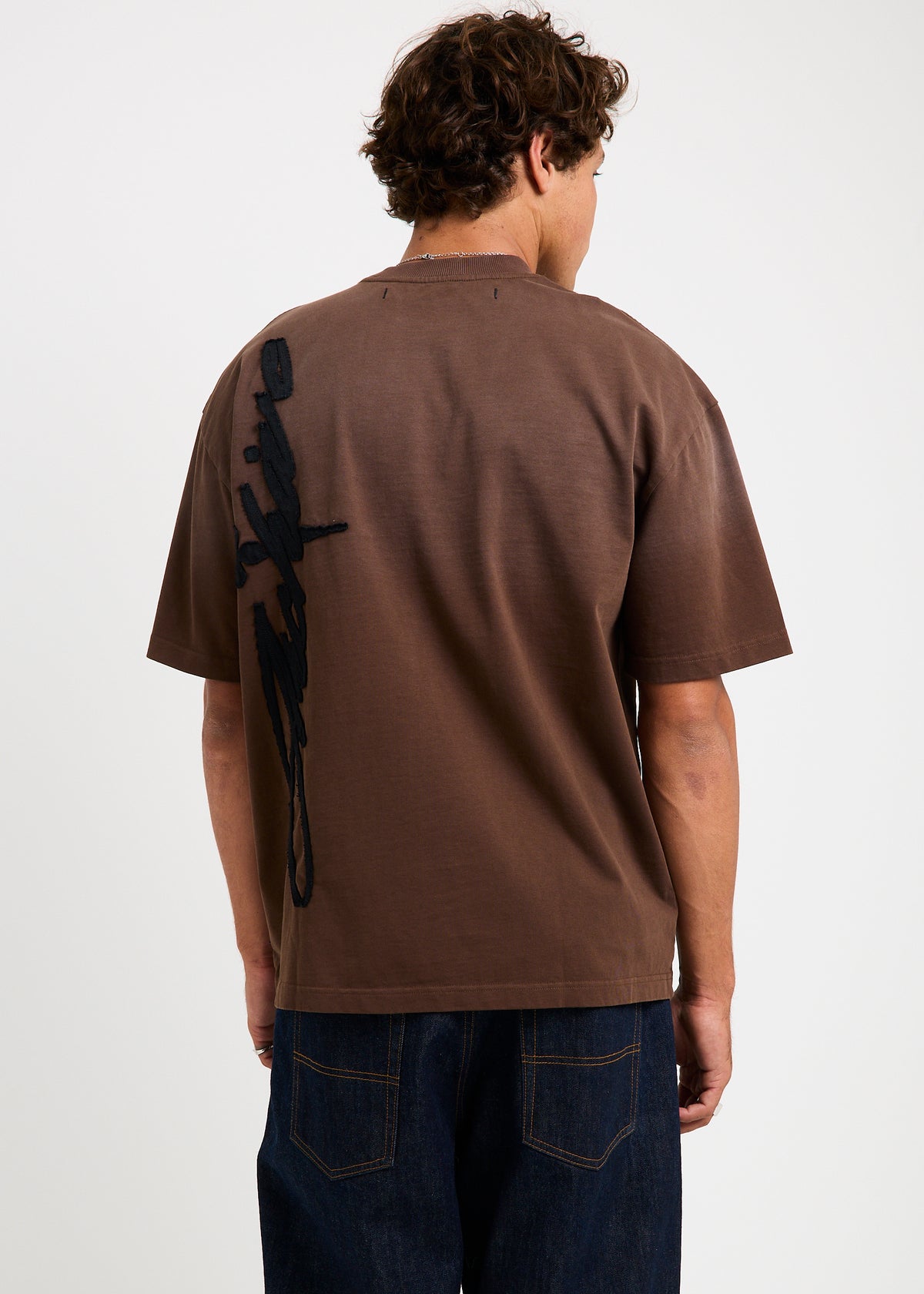 Cursive T-Shirt BROWN