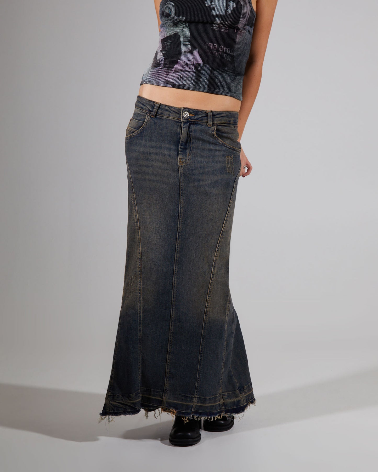 BDG Seamed Tint Denim Midi Denim Skirt