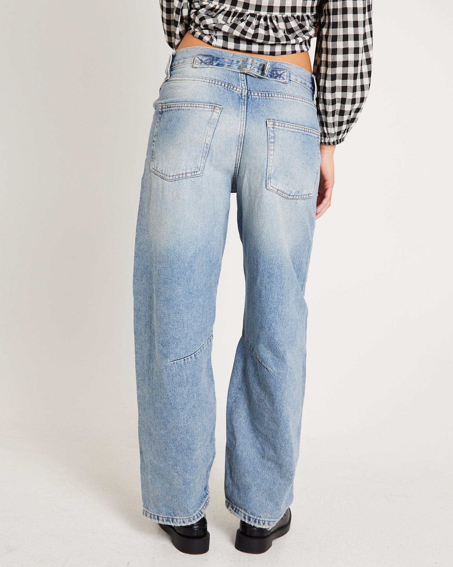 BDG Logan Buckle Baggy Barrel Denim Jeans