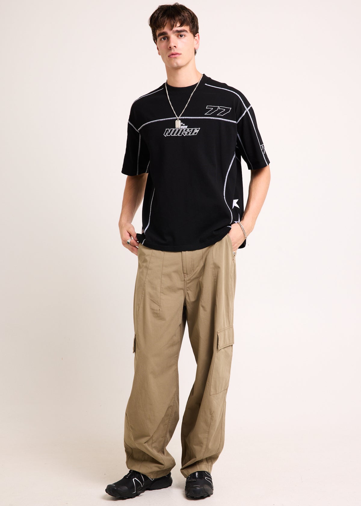Noise Contrast Jersey T-Shirt BLACK