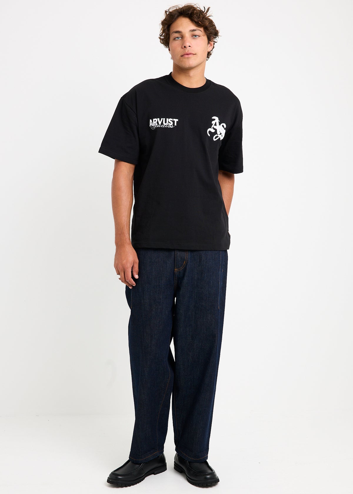 Institute T-Shirt BLACK