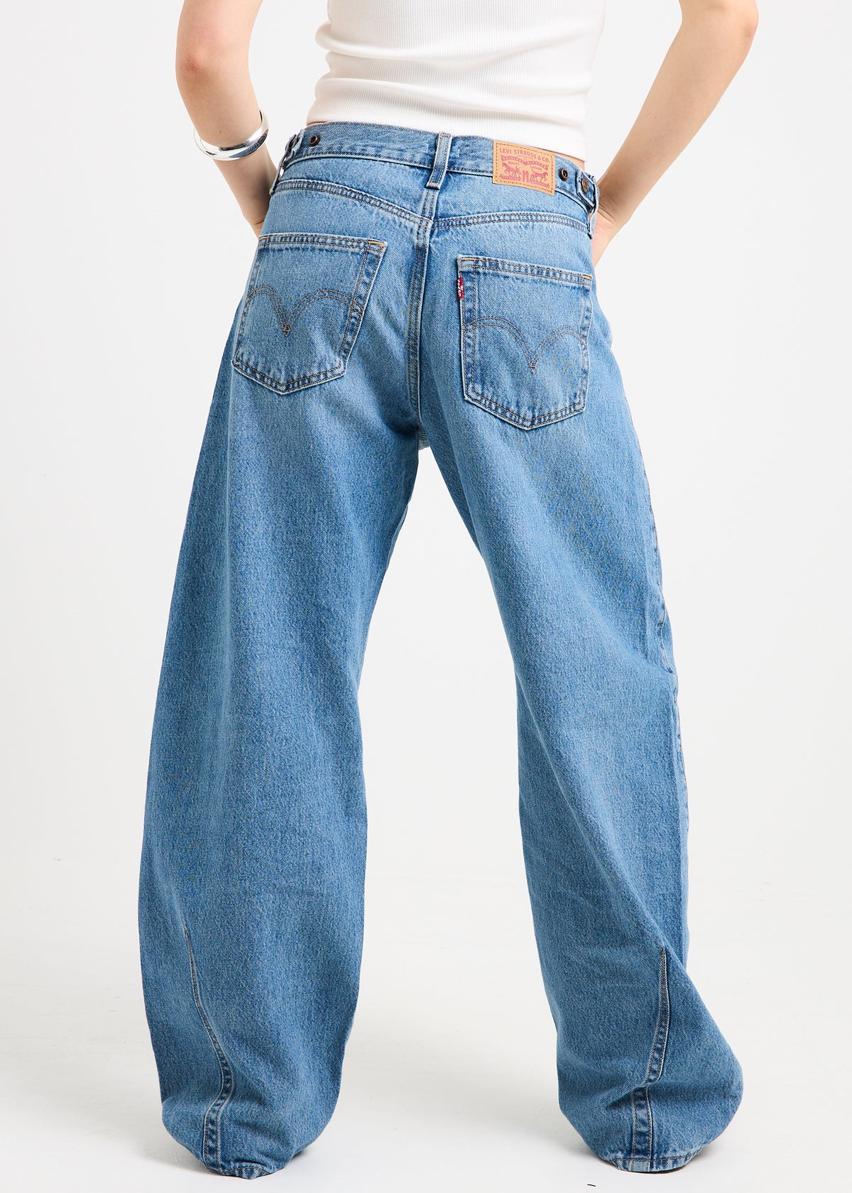 Cinch Barrel Denim Jeans LET LOVE IN