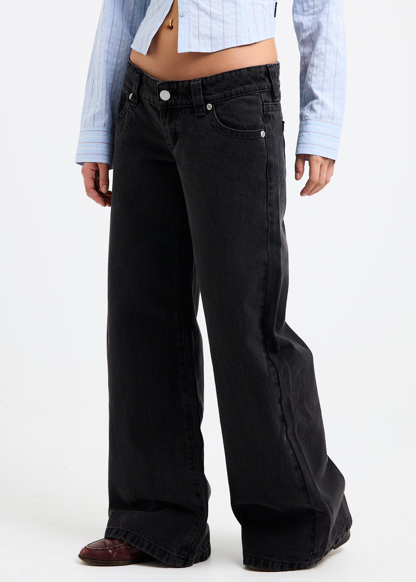 00 Super Low & Wide Denim Jeans