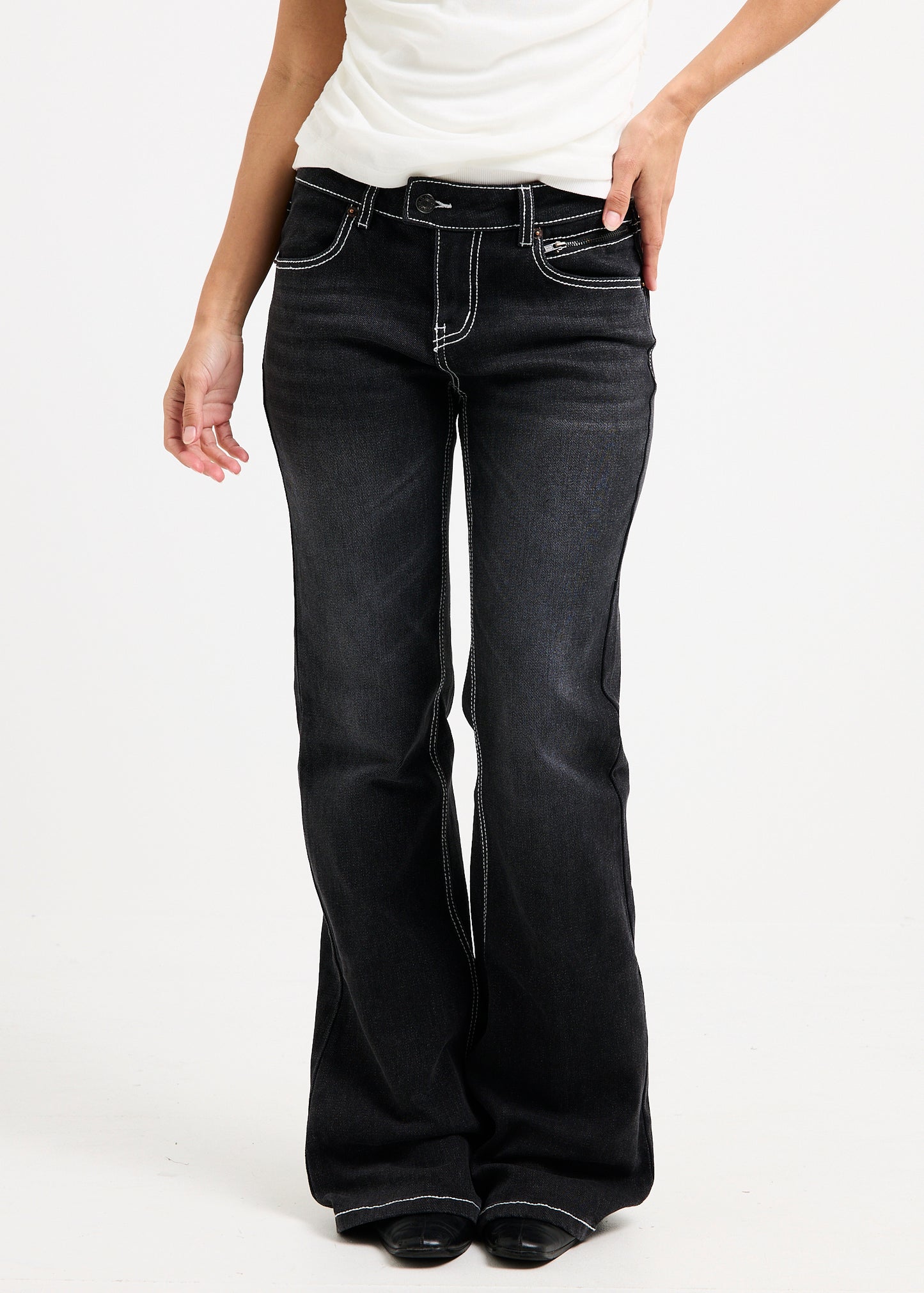 Melrose Y2K Low Flare Denim Jeans