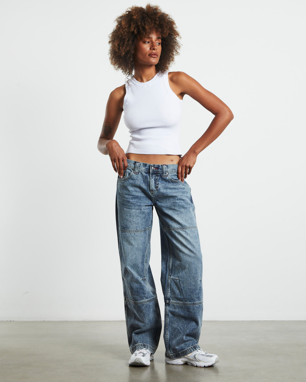 Emison Low Rise Paneled Straight Leg Jeans Faded Stone Wash Blue BLUE