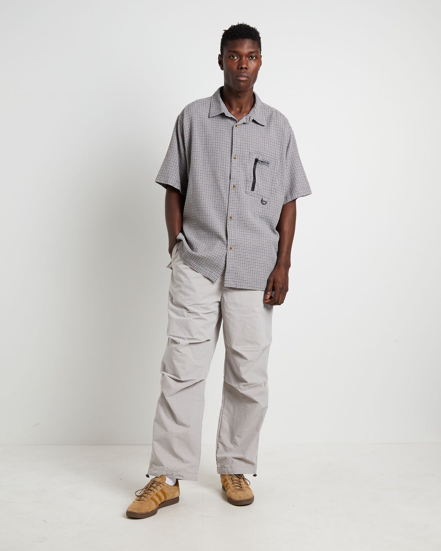 Hicker Short Sleeve Shirt in Charcoal