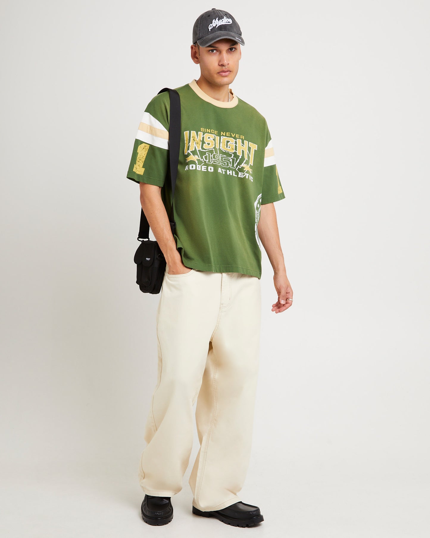 College Heavyweight T-shirt