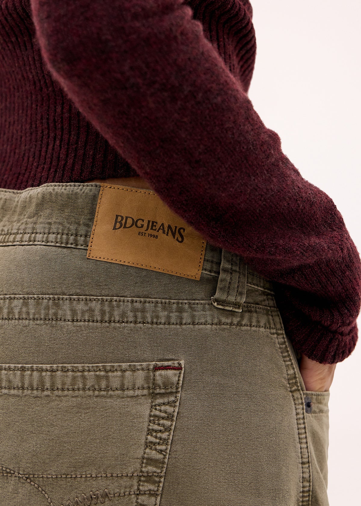 BDG Kayla Cocoon Jeans KHAKI