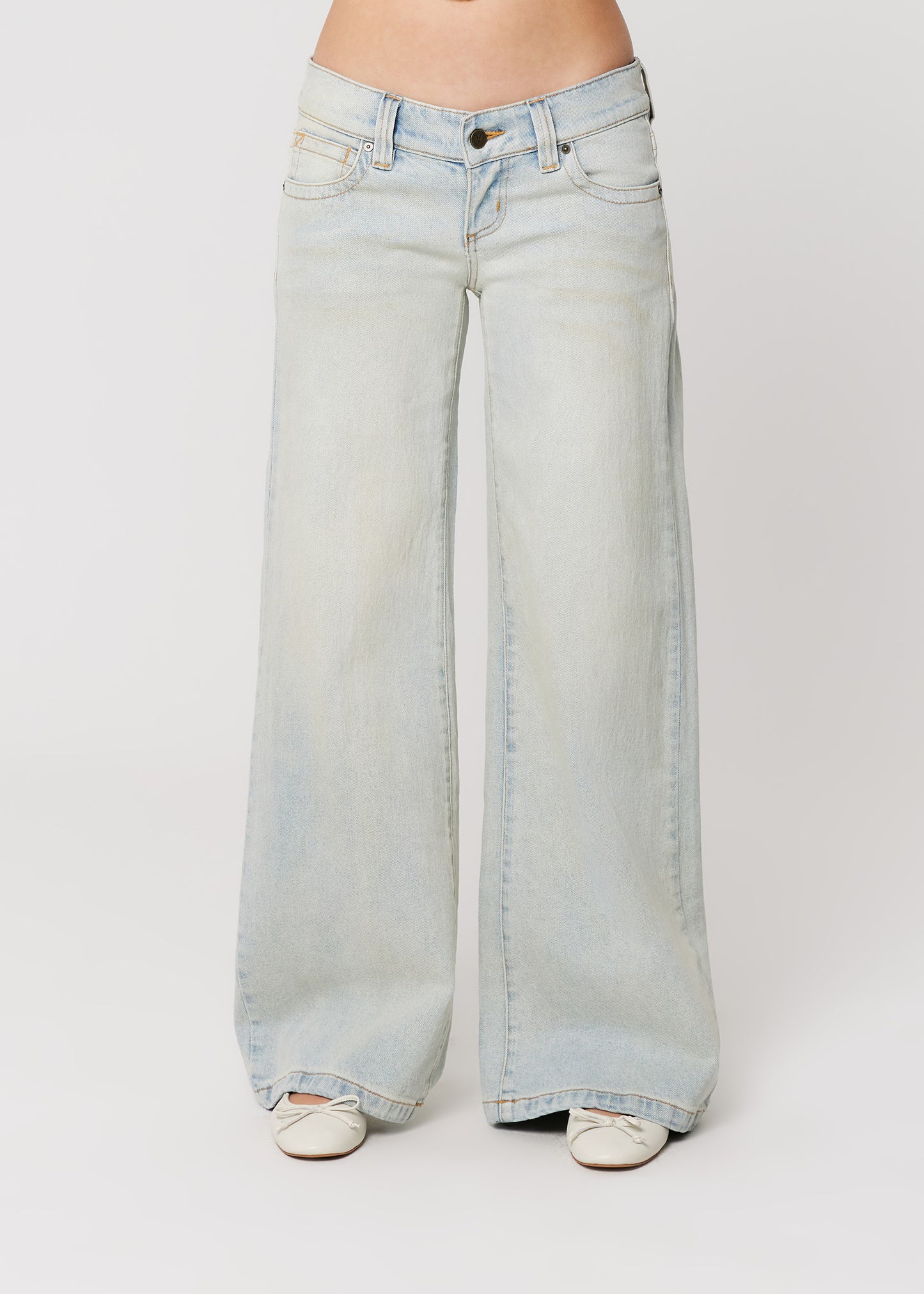 00 Super Low Wide Denim Jeans
