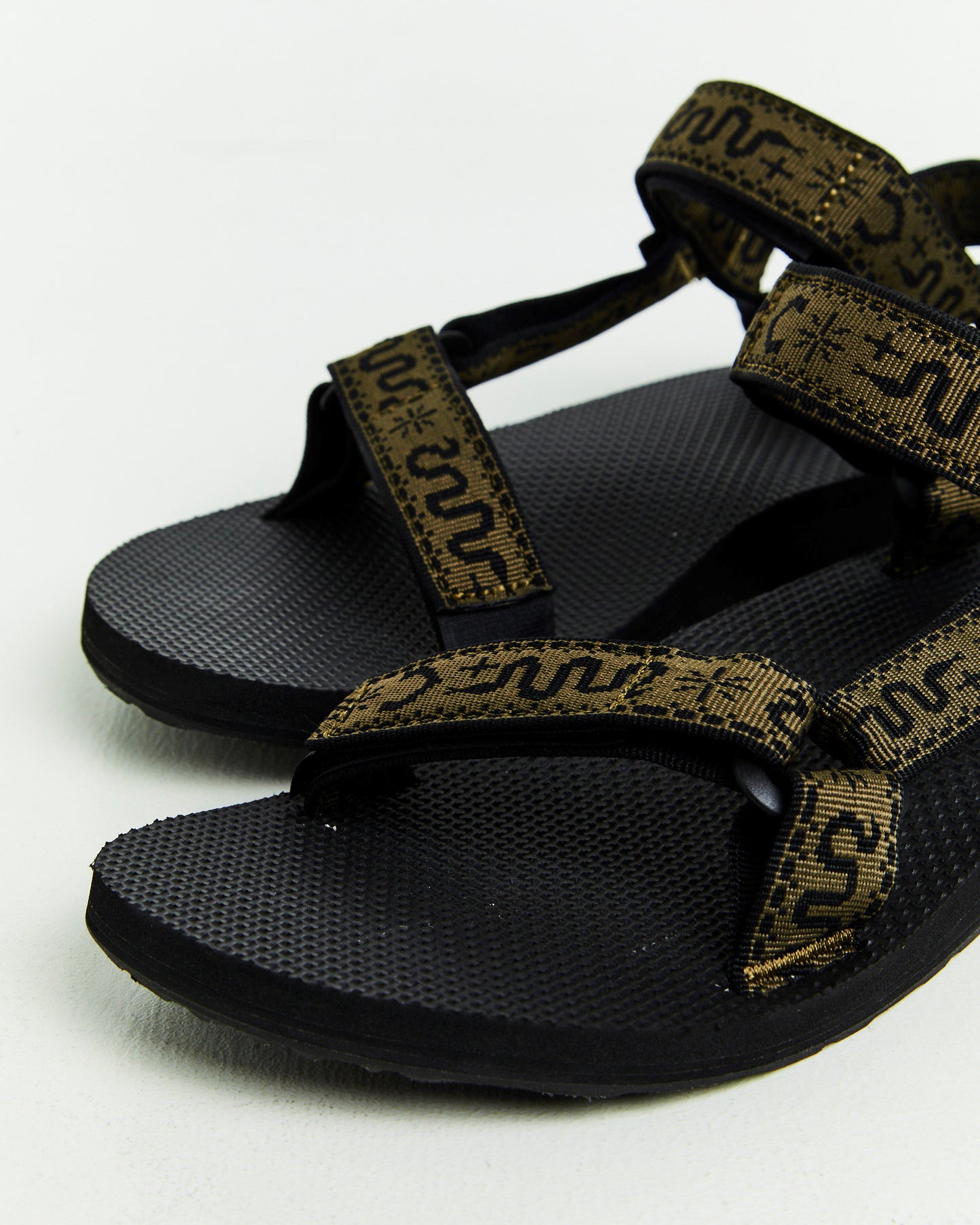 M Original Universal Bandana Sandals Dark Olive