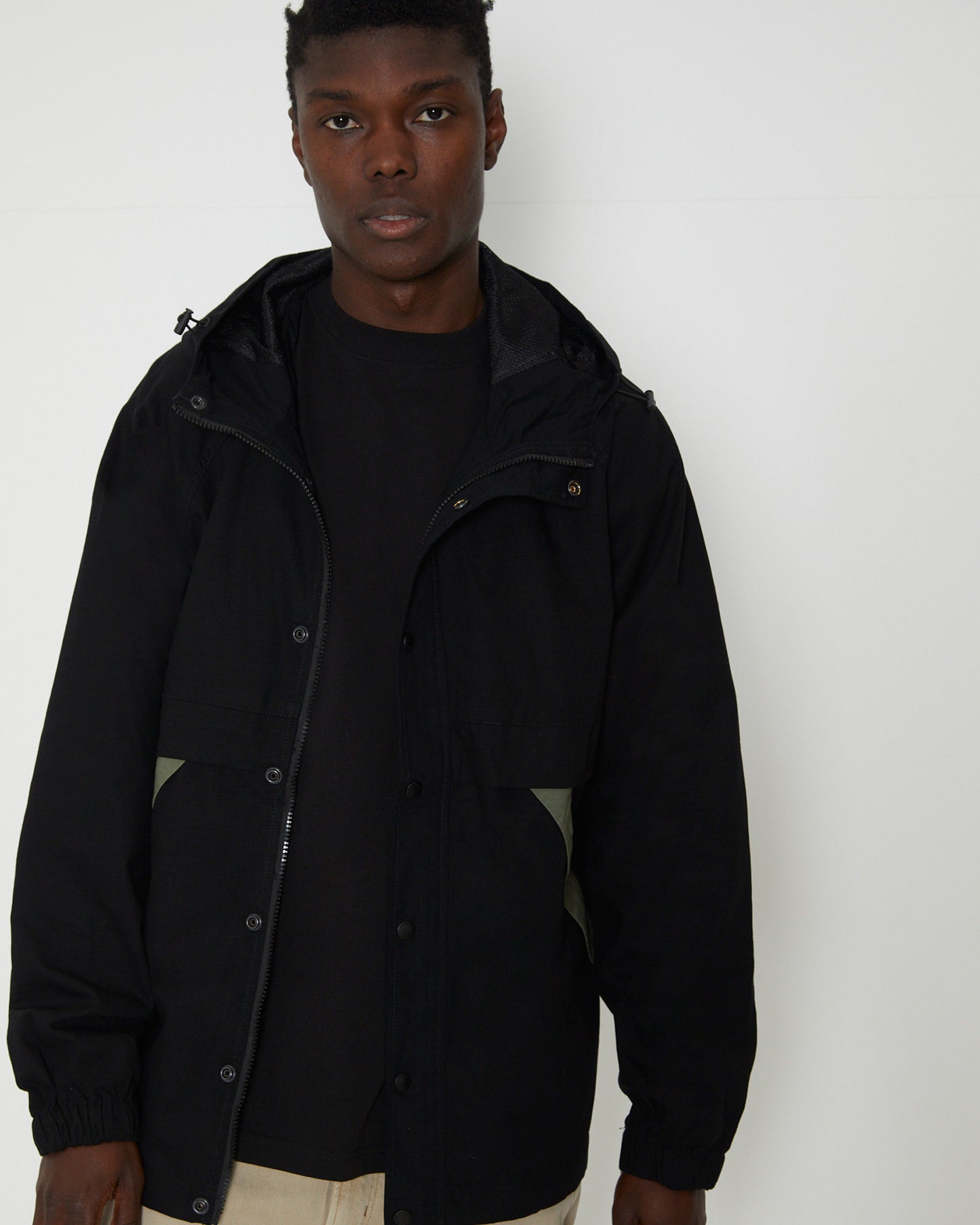 Ascend Jacket in Black