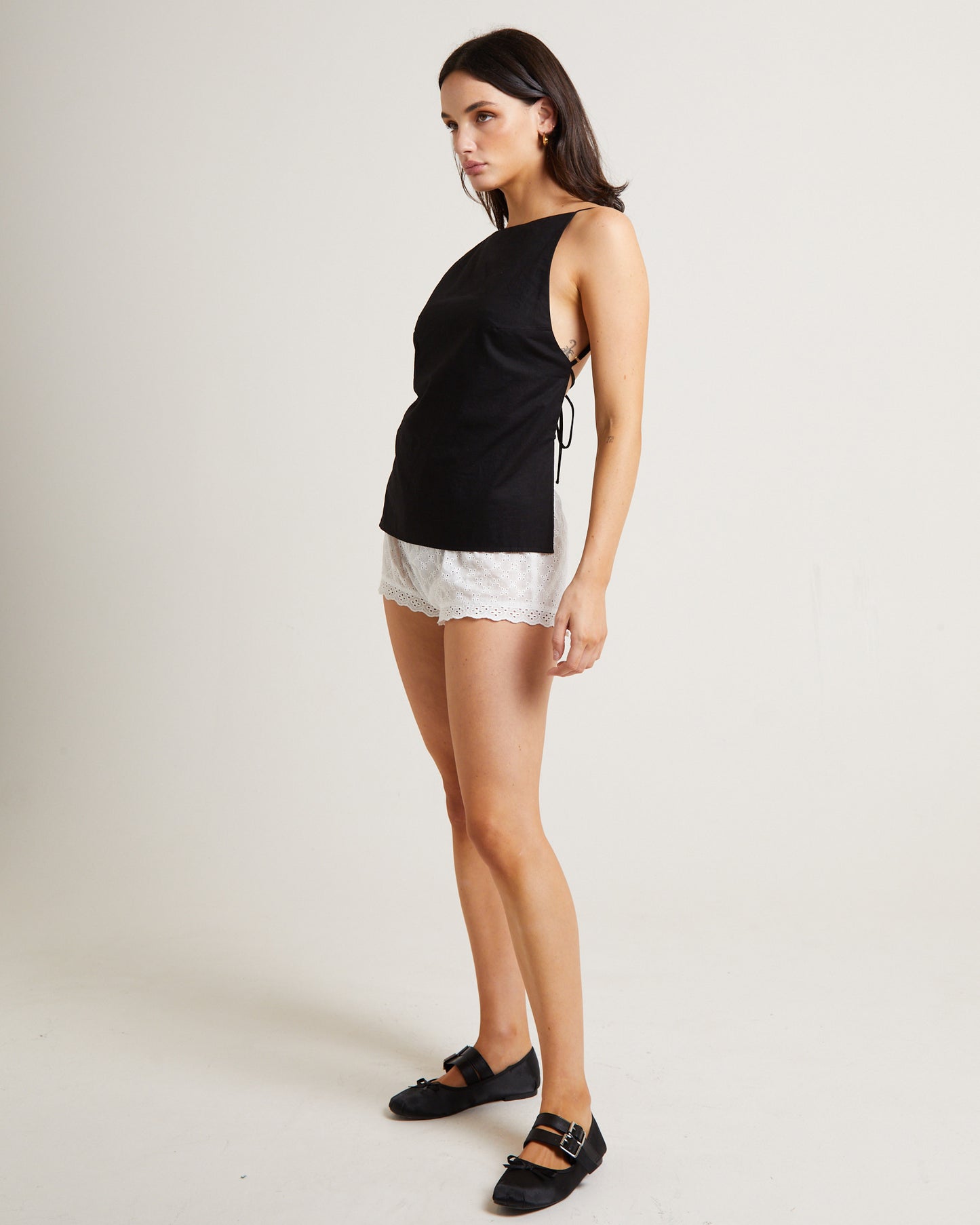 Kaia Backless Tunic Top in Black