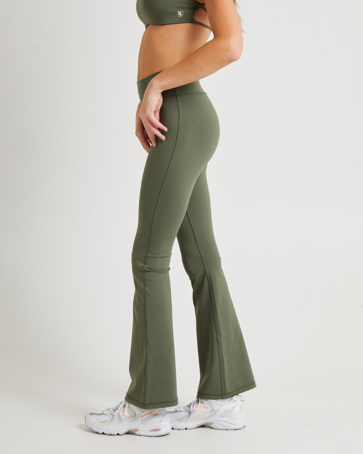 Slightly Flared Tights GREEN