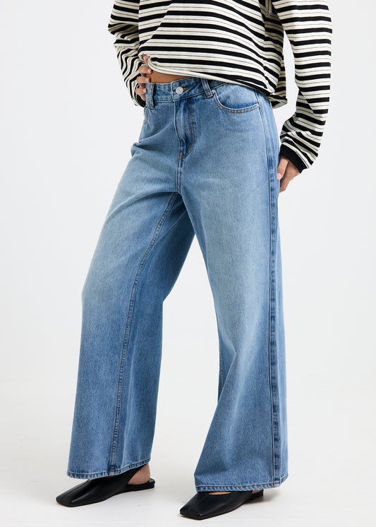 Wren Wide Denim Jeans Petite WORN OUT BLUE