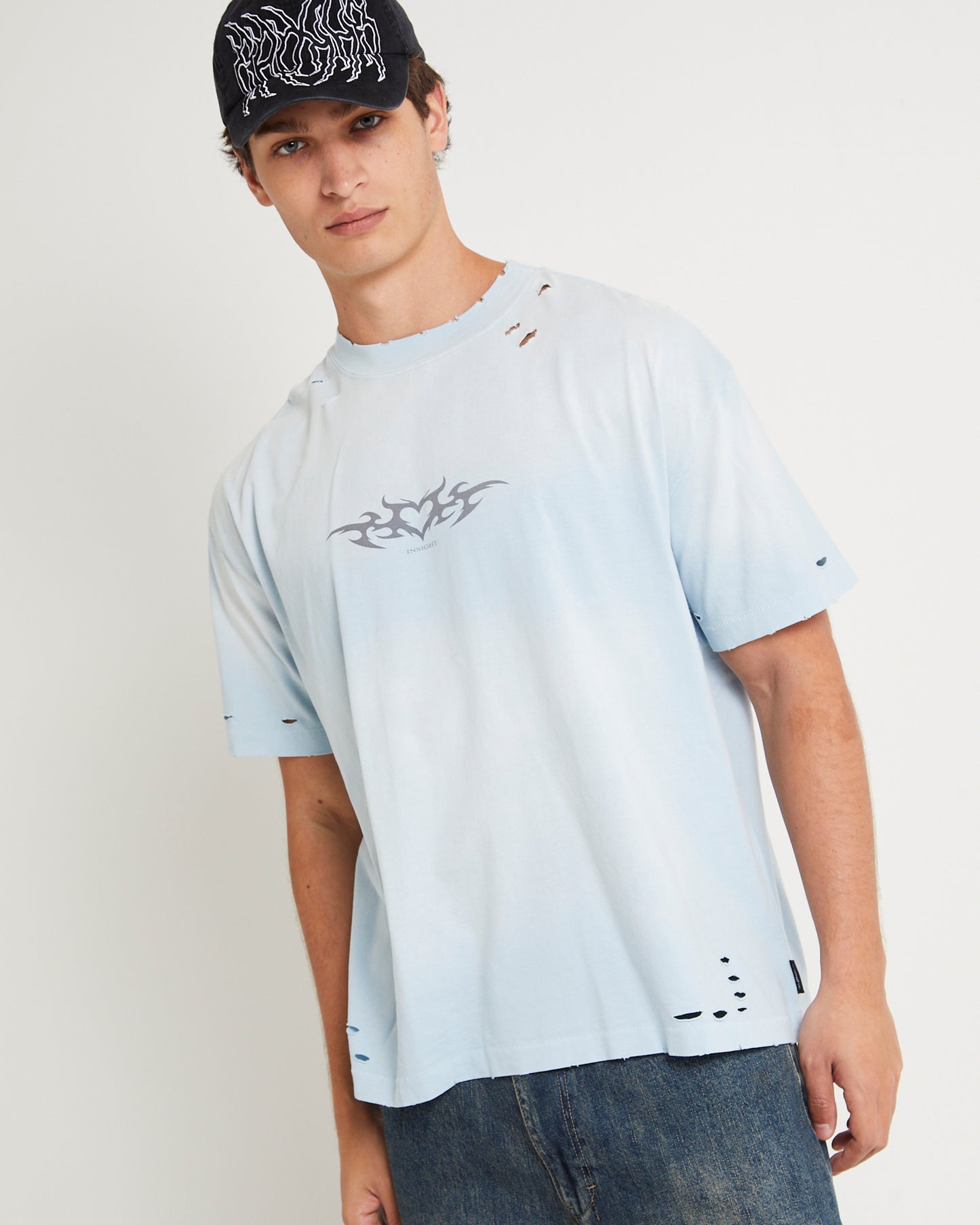 Lovelss Cropped T-Shirt