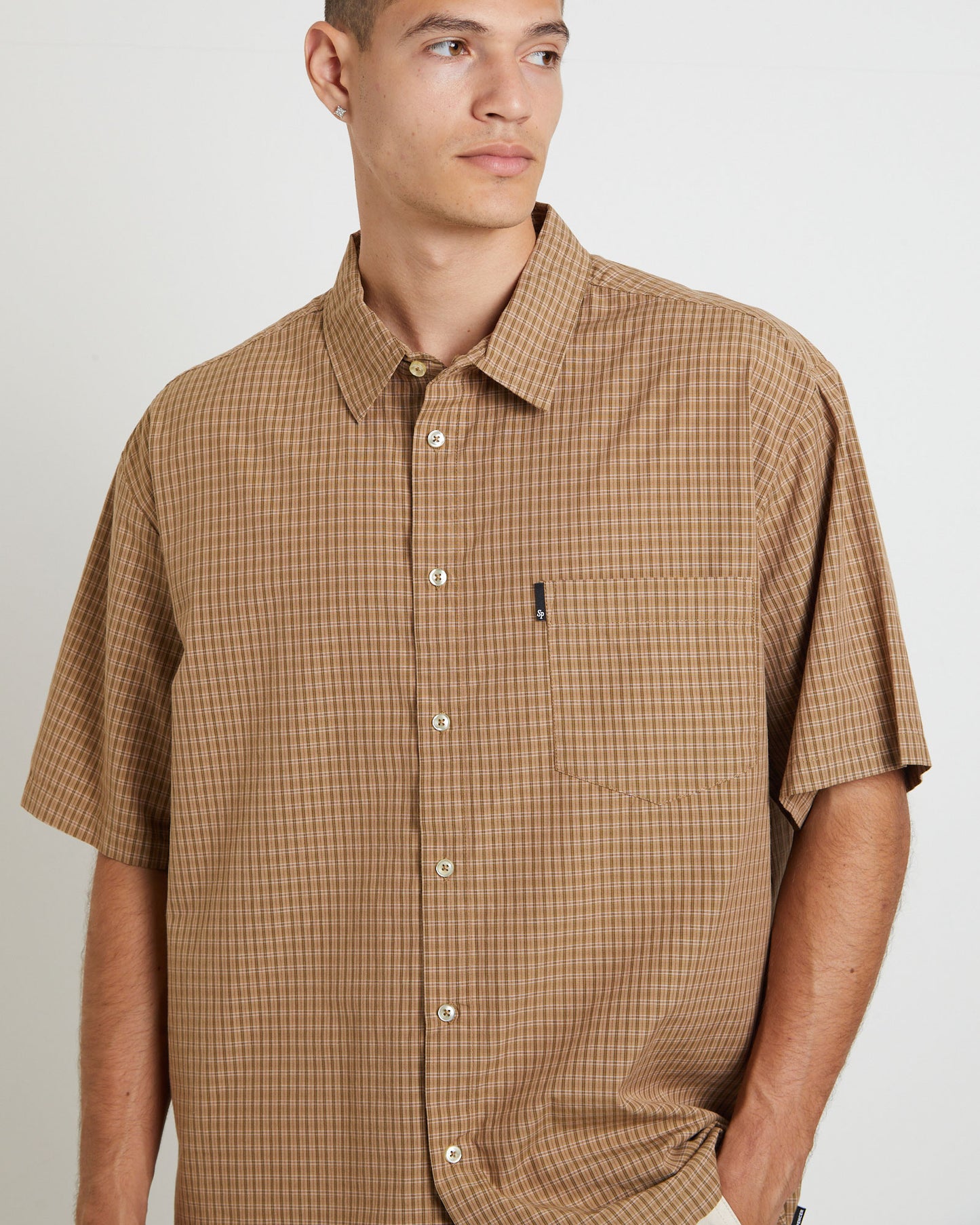 Skate Short Sleeve Shirt in Brown