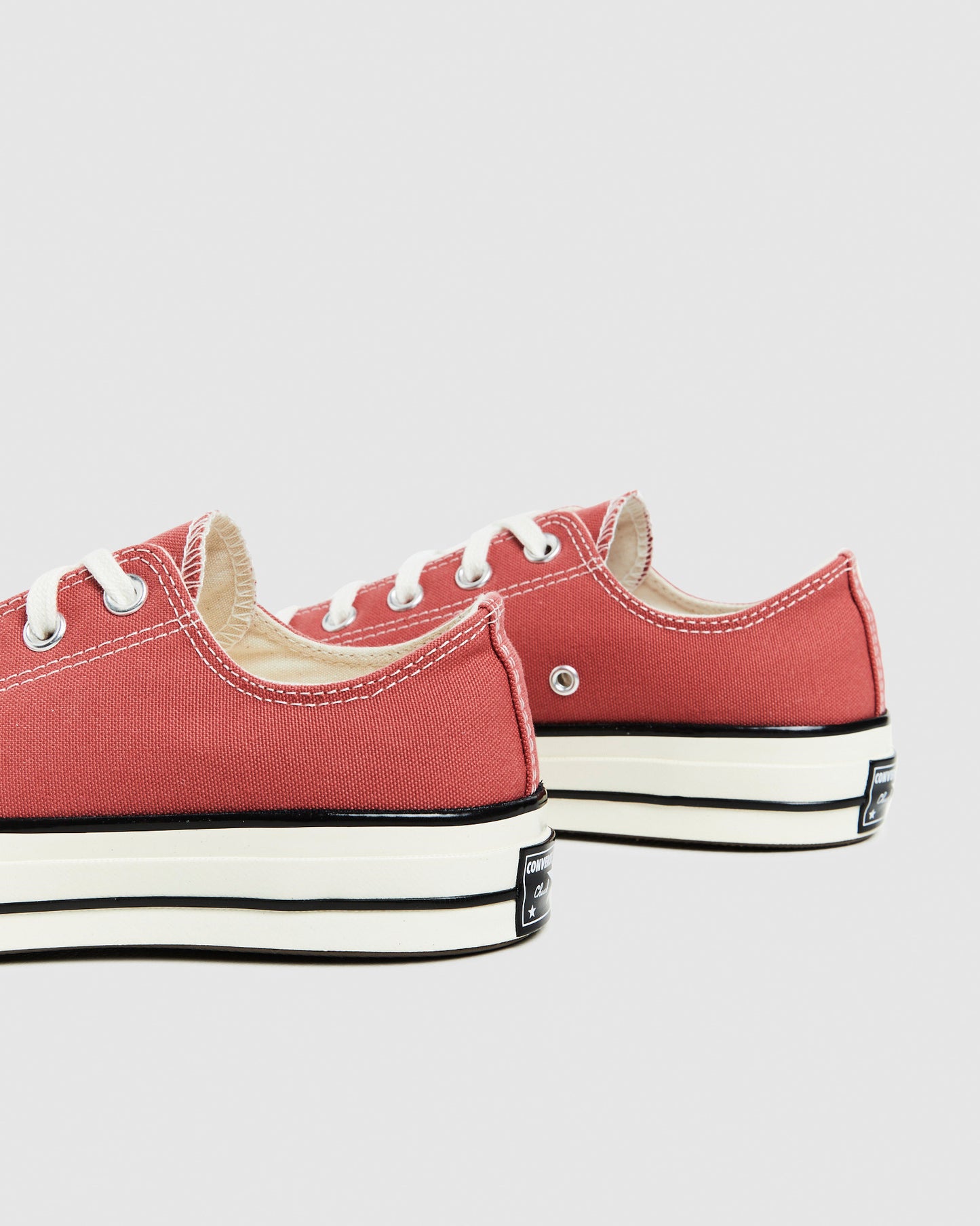 Chuck 70 Ox Sneakers Rhubarb Pie/Egret/Black