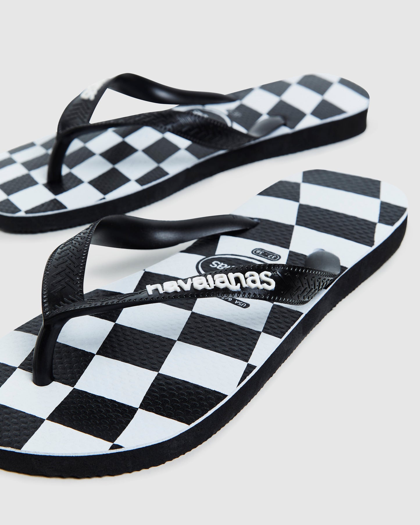 Top Distorted Check Thongs Black/White