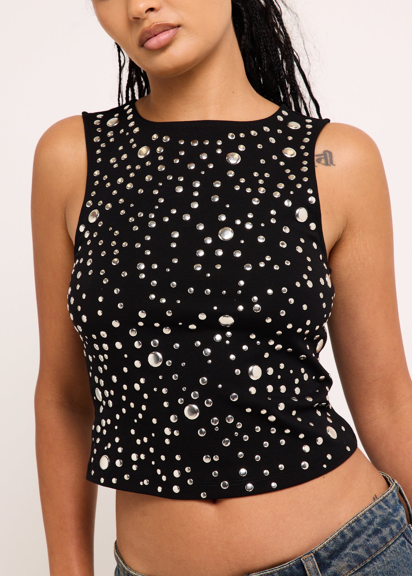 Metalica Stud Tank