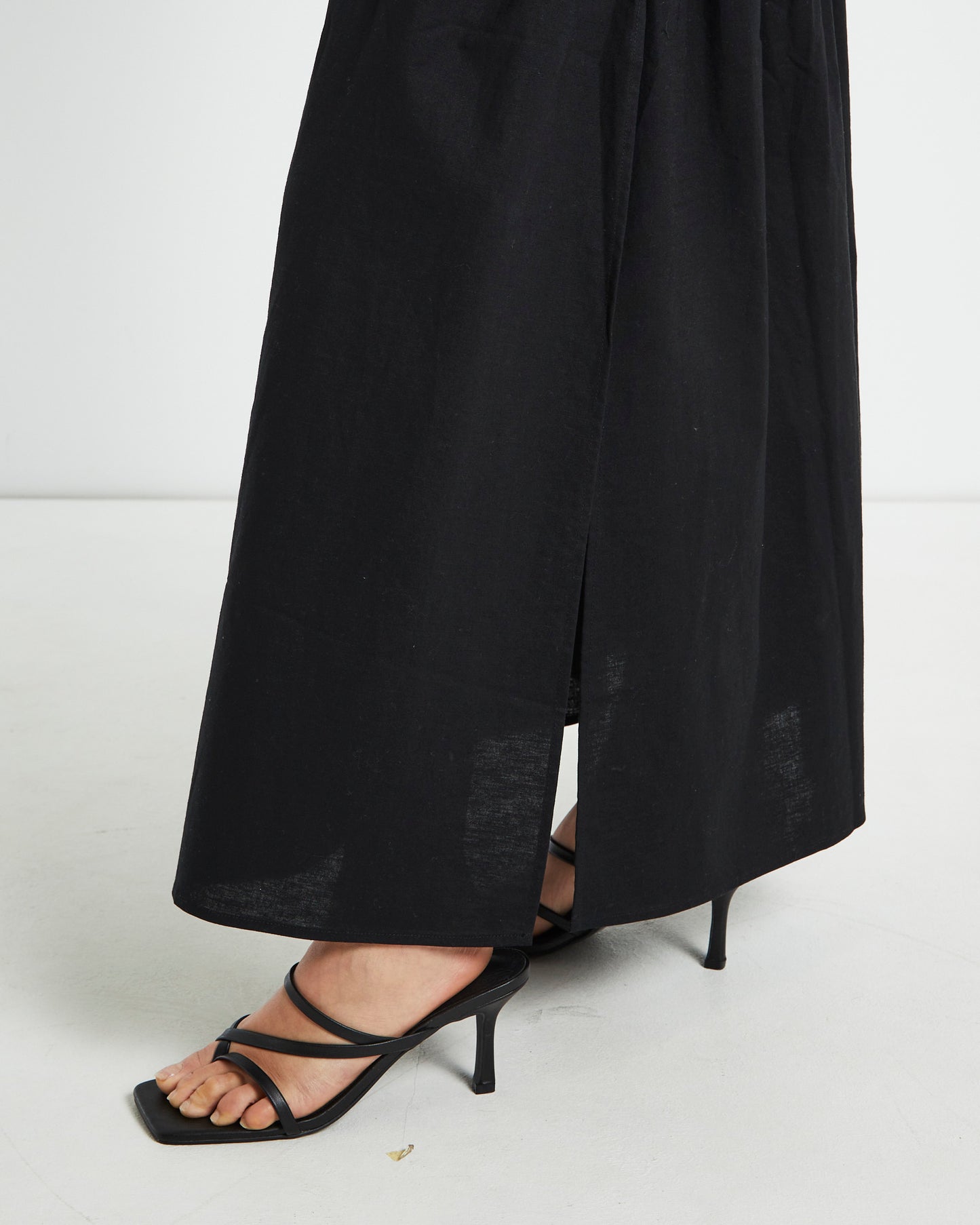 Melody Linen Maxi Skirt in Black