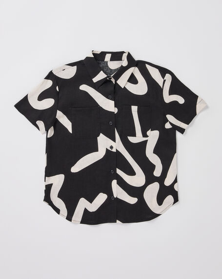 Teen Girls Charlie Swirl Short Sleeve Shirt in Black