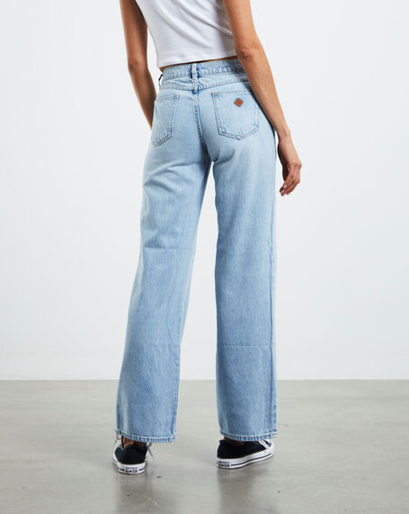 A 99 Low & Wide Jeans Kylie Organic Blue
