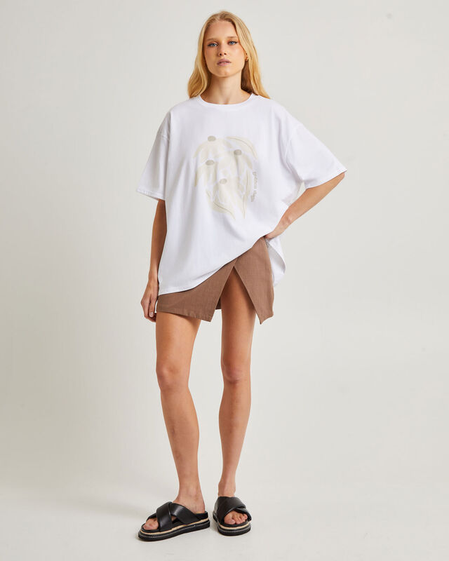 Sandy Oversized Short Sleeve T-Shirt in White, hi-res image number null