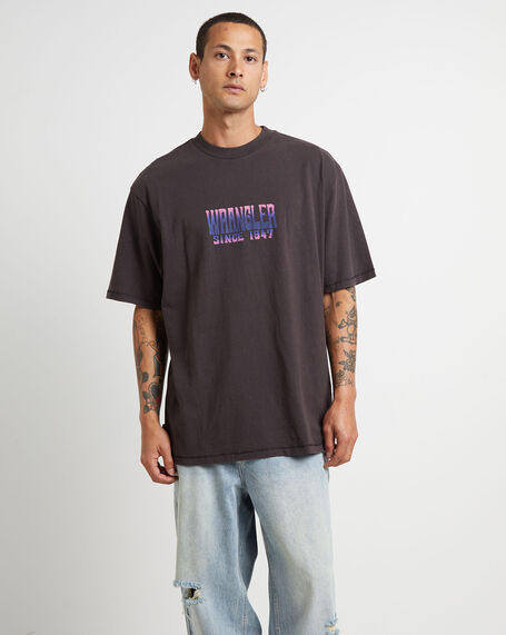 Mind Mirage Slacker Short Sleeve T-Shirt in Worn Black