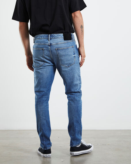 Ray Tapered Jeans Model Blue