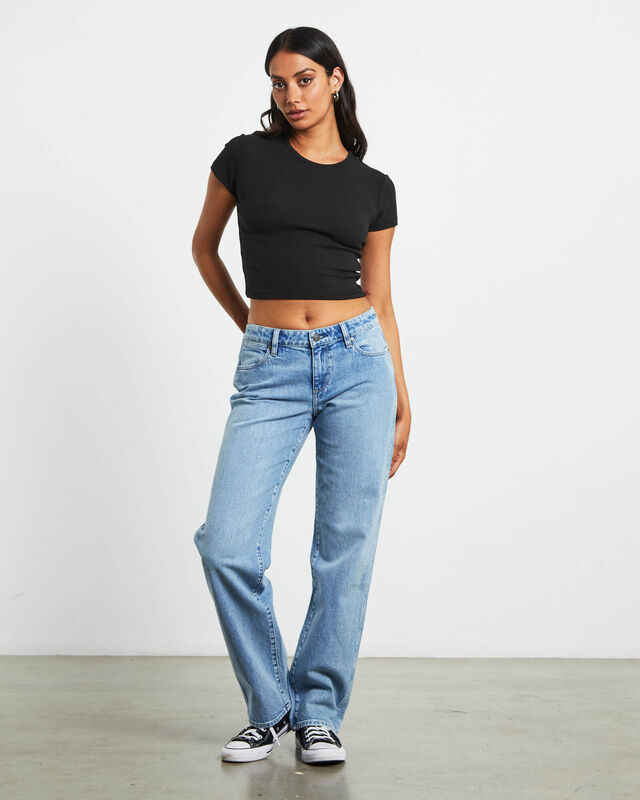 Low Rise Claudia Straight Denim Jeans in Cloudy Blue, hi-res image number null