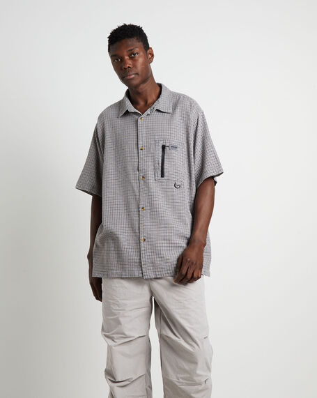 Hicker Short Sleeve Shirt in Charcoal