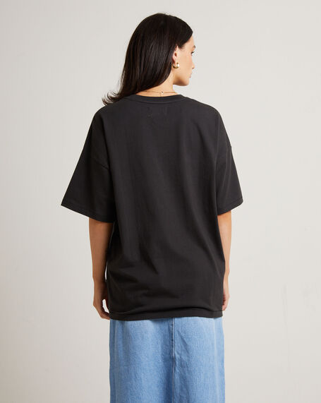 Boxy Slouch T-Shirt in Dragonfly Black