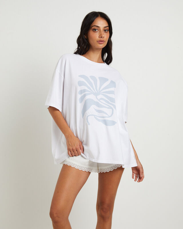 Breeze Oversized T-Shirt in White, hi-res image number null