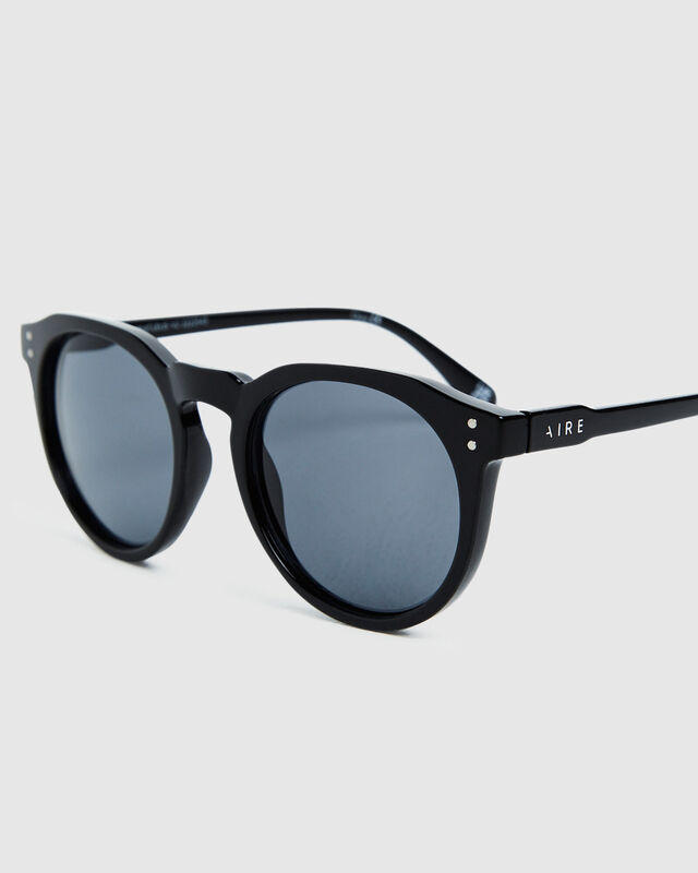 Nucleus V2 Polarised Sunglasses Black Smoke Mono, hi-res image number null
