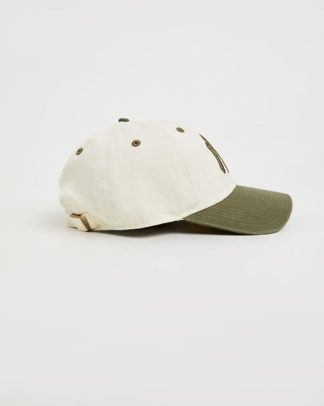 Casual Classic NY Yankees Cap in Olive, hi-res image number null